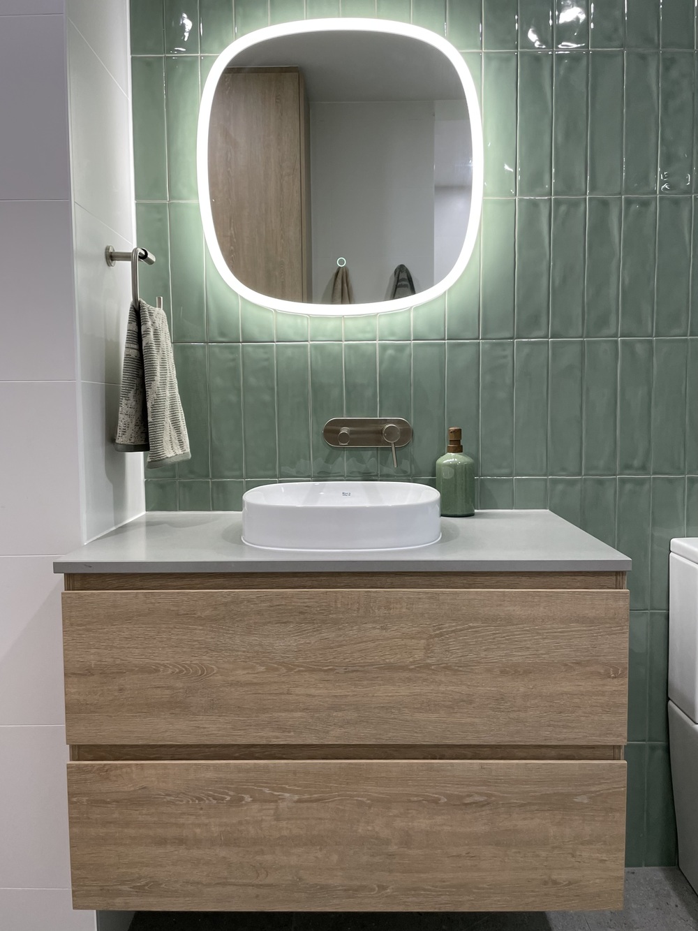 Allambie Heights Main Bathroom (1)