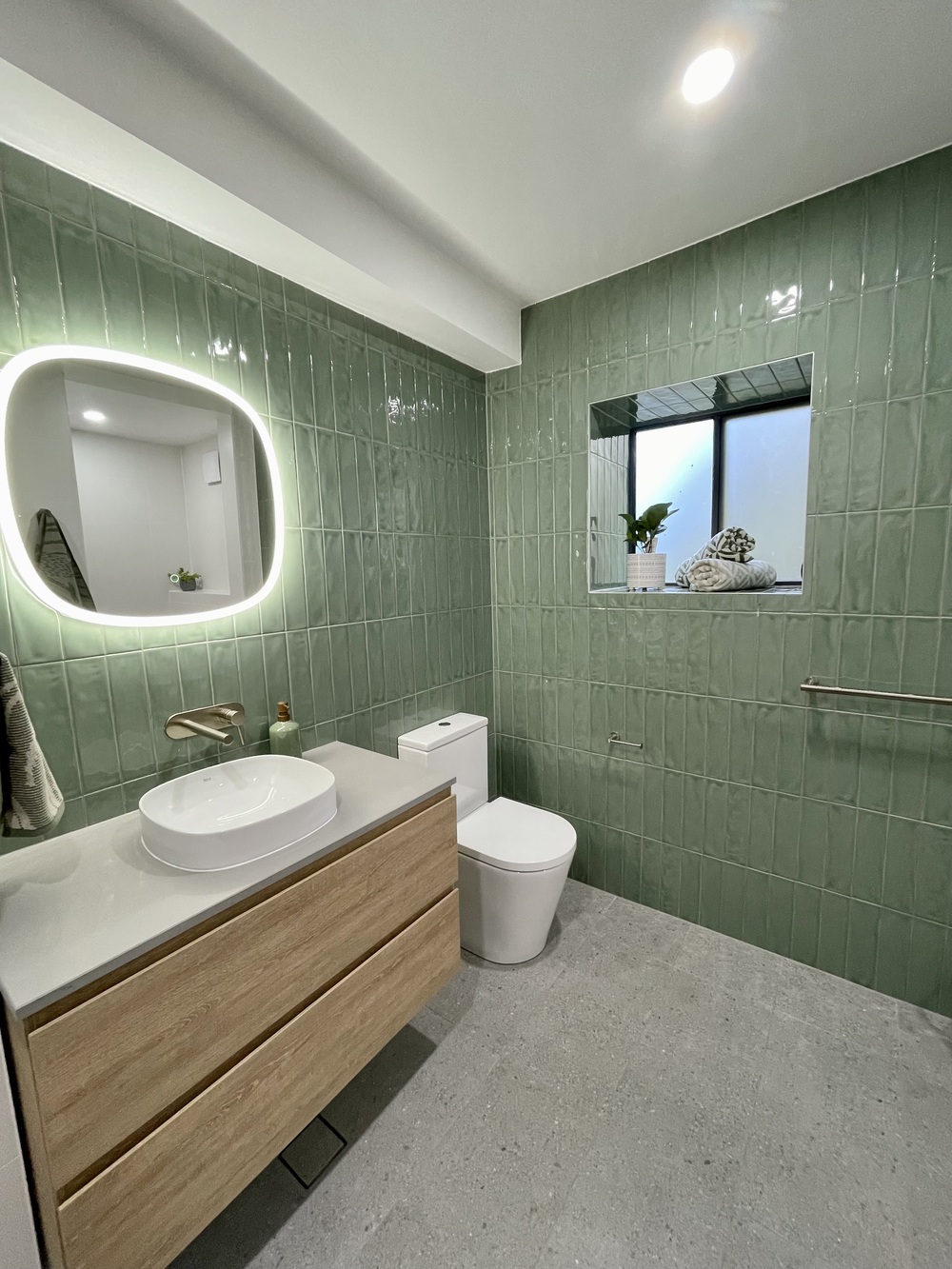 Allambie Heights Main Bathroom (2)