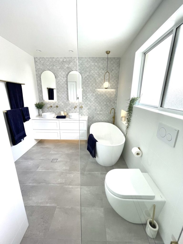 Hinchinbrook Main Bathroom (3)