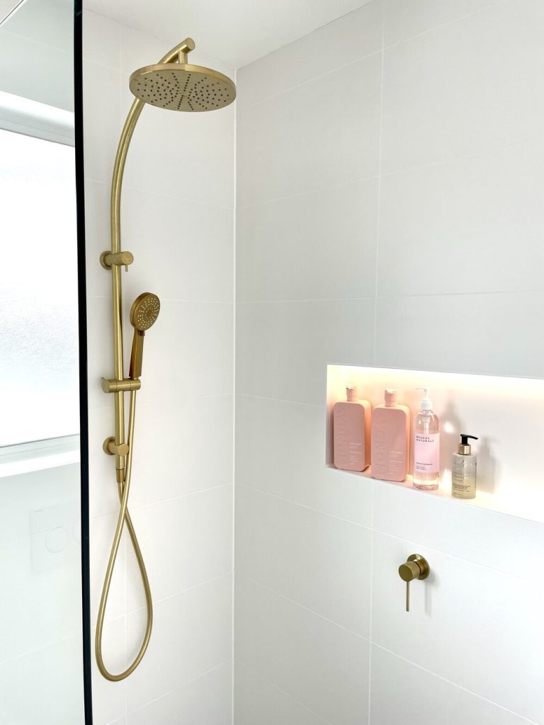 Hinchinbrook Main Bathroom (7)