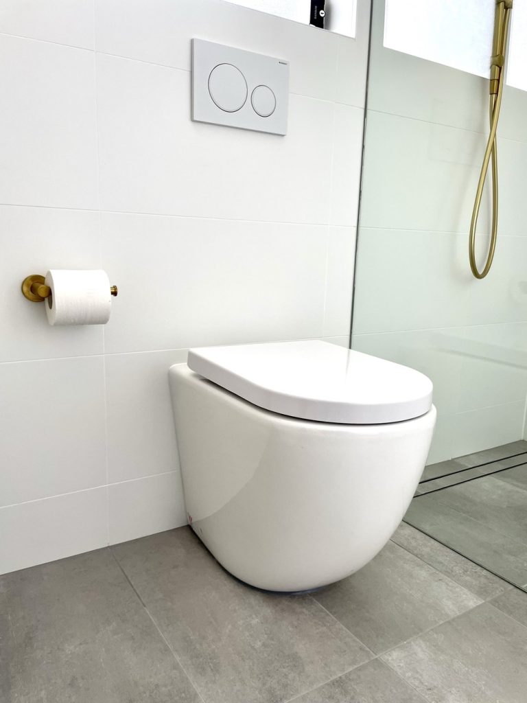 Hinchinbrook Main Bathroom (8)