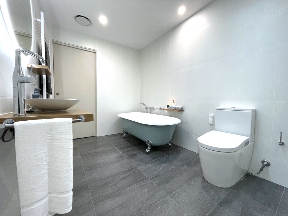 Designer Bathroom - Marrickville bathroom designs