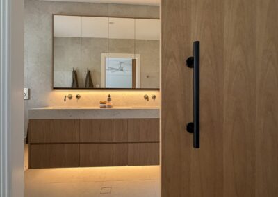 Warm Modern Ensuite Renovation in Picton |