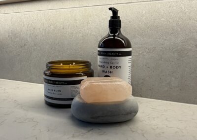 Warm Modern Ensuite Renovation in Picton |