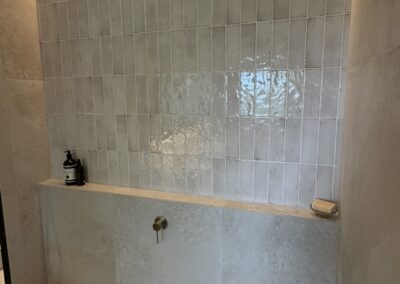 Warm Modern Ensuite Renovation in Picton |
